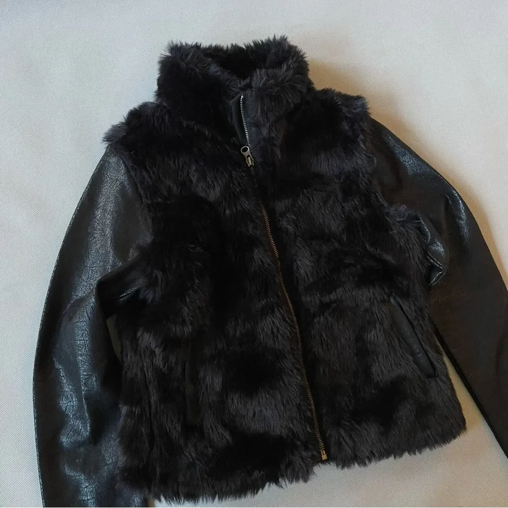 DKNY Vintage Faux Fur Jacket Kids Size XL (Fits Women’s Size Small/Medium)